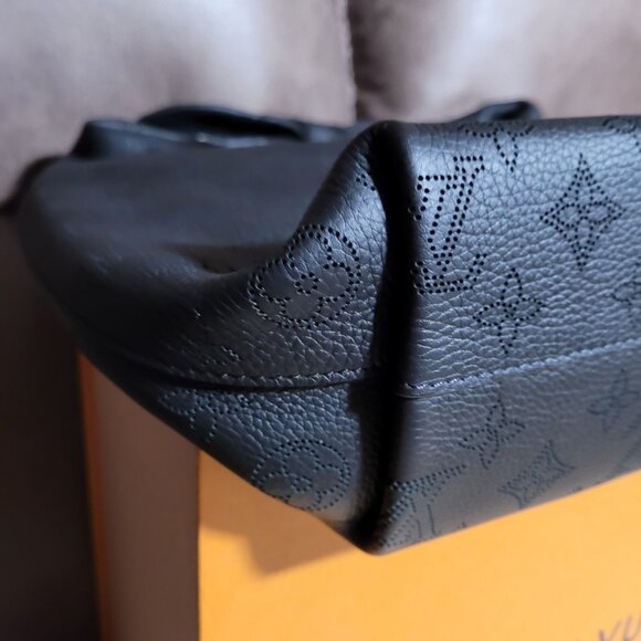 Louis Vuitton Why Knot MM Noir - Picture 15 of 16